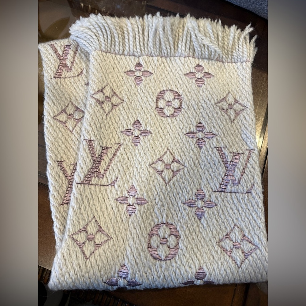 Louis Vuitton Logomania Scarf Gray Wool Lilac Monogram — PRE-OWNED